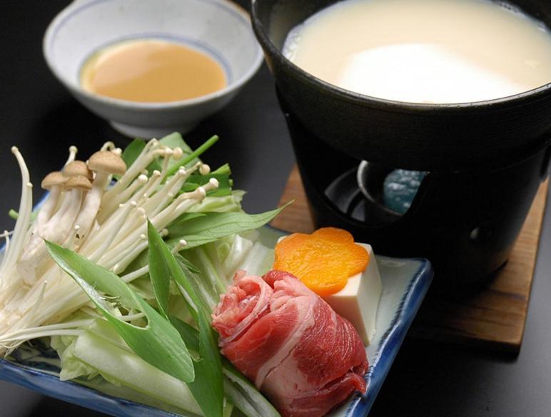 Ryokan Nakaya Misasa Bagian luar foto