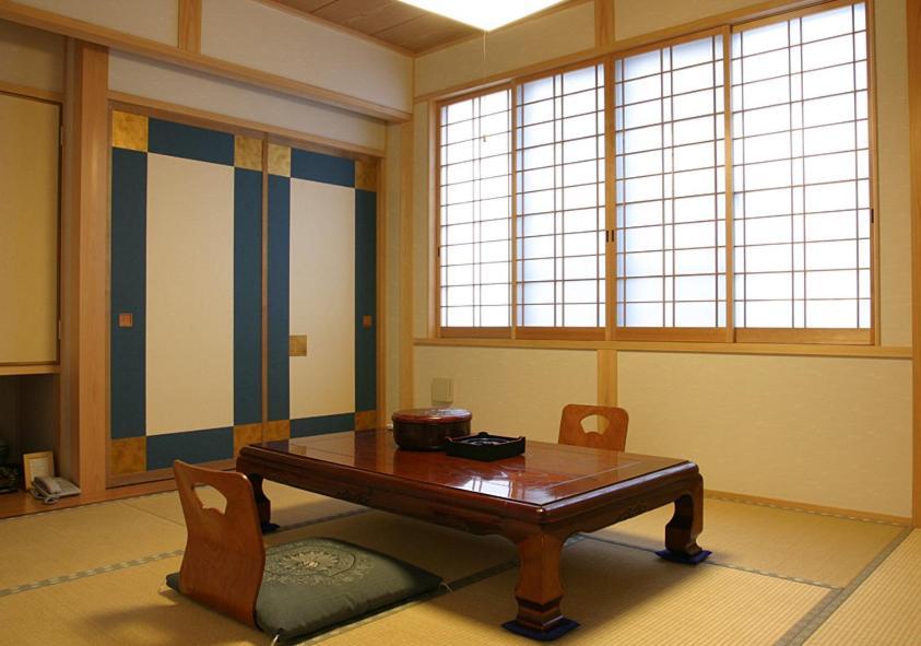 Ryokan Nakaya Misasa Ruang foto